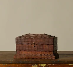 Pierce & Ward AMERICAN TRAMP ART WOODEN BOX WITH LATCH | Boxes
