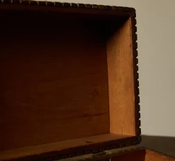 Pierce & Ward AMERICAN TRAMP ART WOODEN BOX WITH LATCH | Boxes