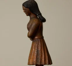 Pierce & Ward ANTIQUE CARVED FOLK ART FIGURE OF WOMAN | Objets D'Art