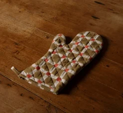 Pierce & Ward CHECKERBOARD OVEN MITT IN OLIVE AND RED | Kitchen