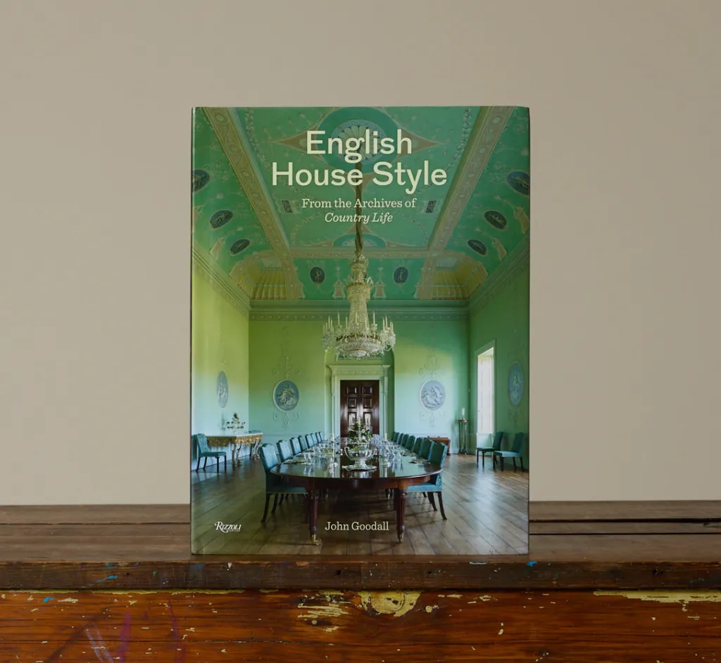 Pierce & Ward ENGLISH HOUSE STYLE FROM THE ARCHIVES OF COUNTRY LIFE BOOK | Books & Bookends