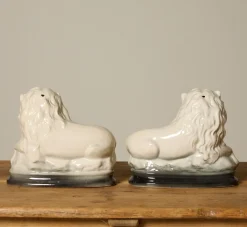Pierce & Ward PAIR OF BLACK STAFFORDSHIRE LIONS | Ceramics | Objets D'Art