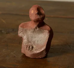 Pierce & Ward VINTAGE CLAY FIGURINE | Objets D'Art