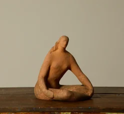 Pierce & Ward VINTAGE TERRACOTTA SEATED FIGURE | Objets D'Art